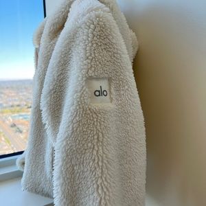 ALO Yoga LA Sherpa Jacket in White